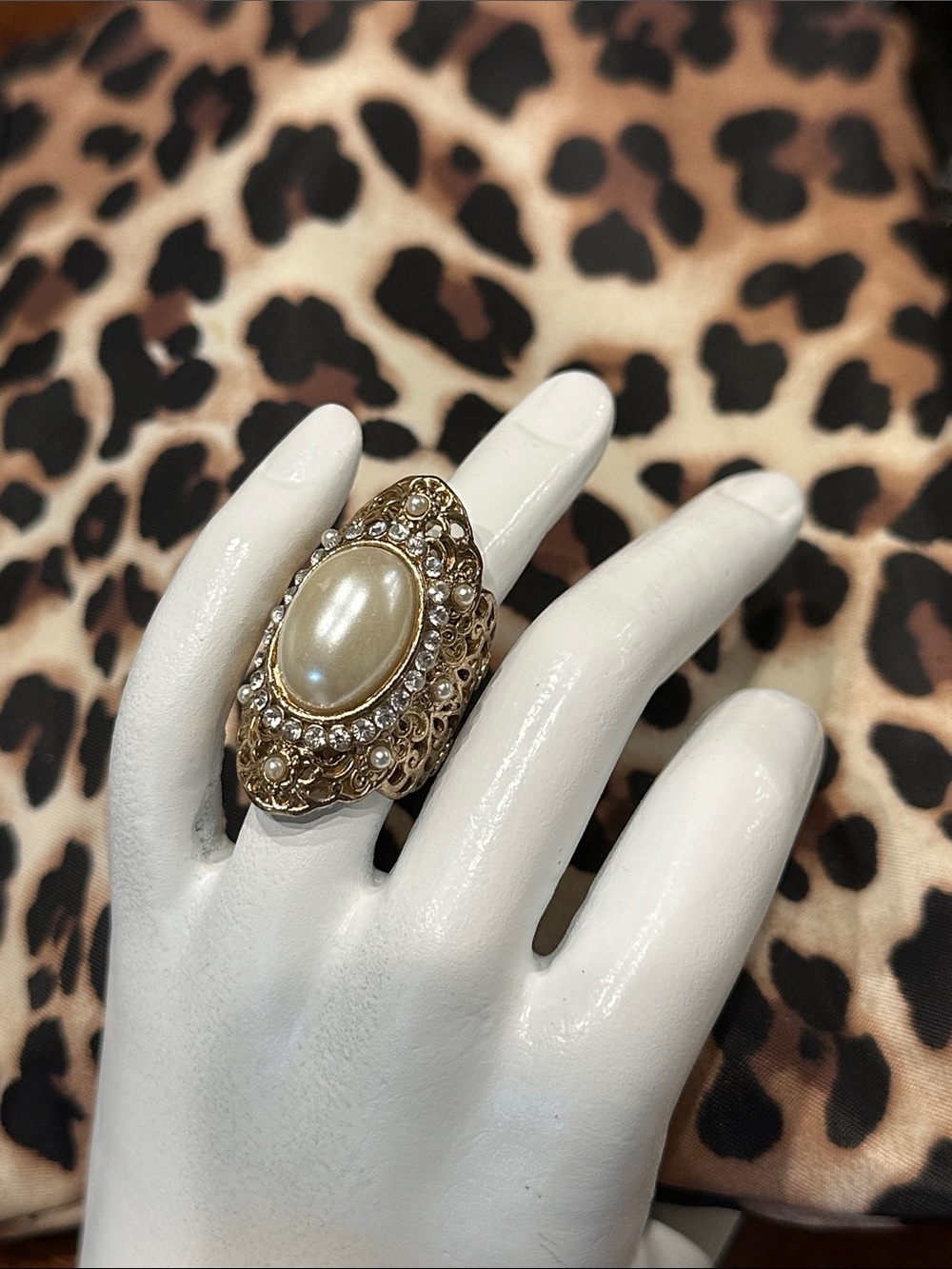 Vintage-Inspired Gold Pearl Oval Statement Ring - Sz 5